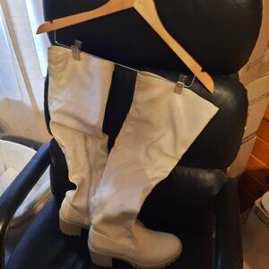 Eettaro WMN Over The Knee Boot Round Toe Chunky Block Heel Cream Sz8.5 PreLoved